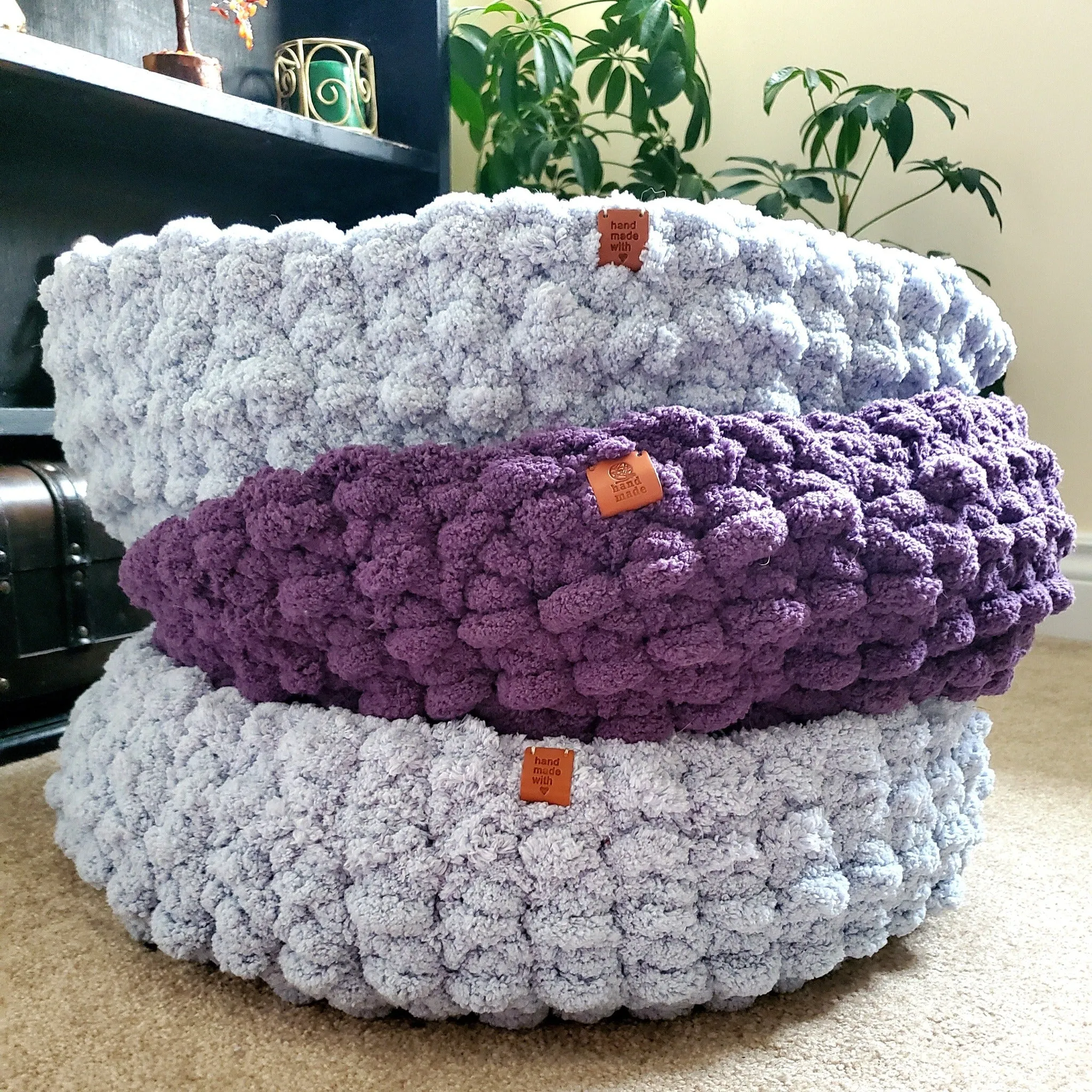 18" Chenille Pet Bed