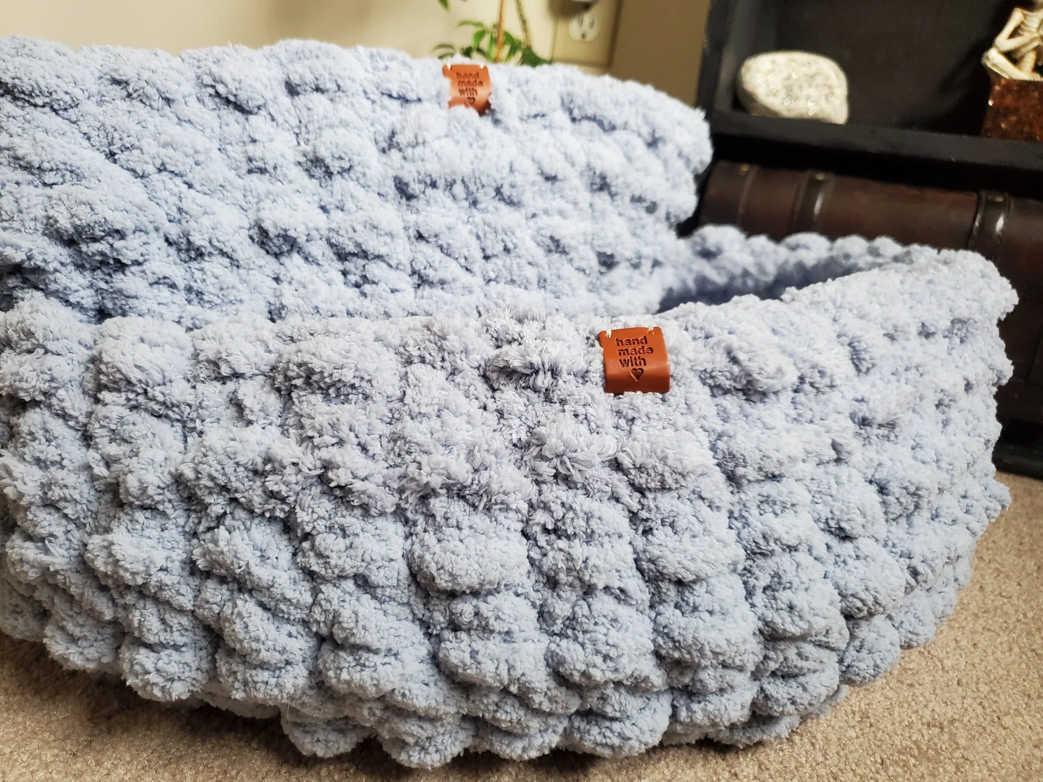 18" Chenille Pet Bed