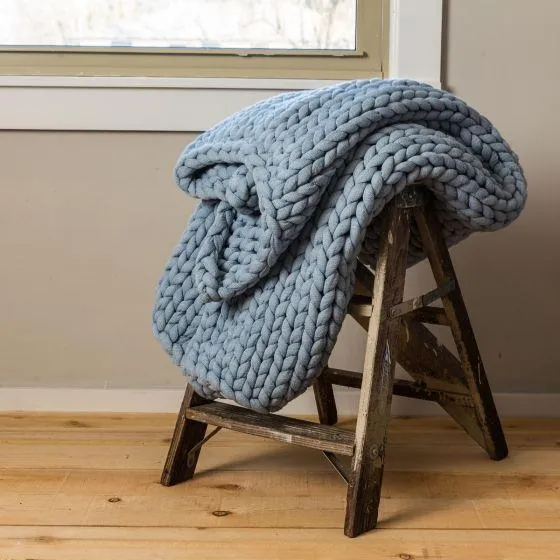 Chunky Knit Throw ~ Blue