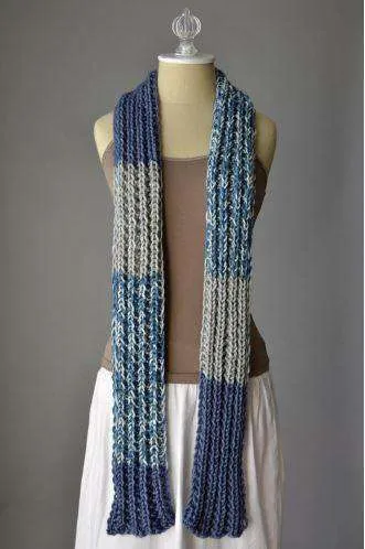 Everyone’s Favorite Scarf by Universal Yarn Design Team