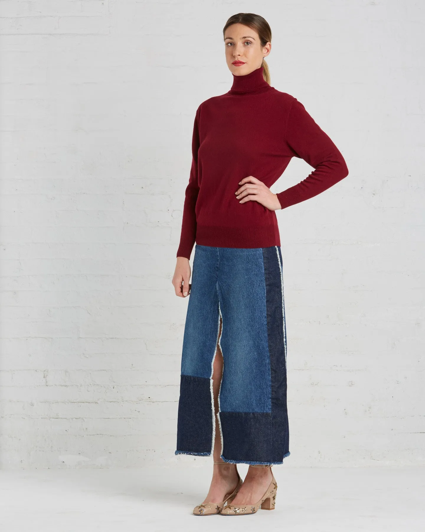 Ryan Roche Cashmere Turtleneck Sweater | Maroon